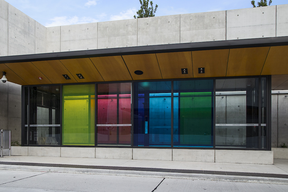 Building Colour, Mississauga MiWay, Spectrum station