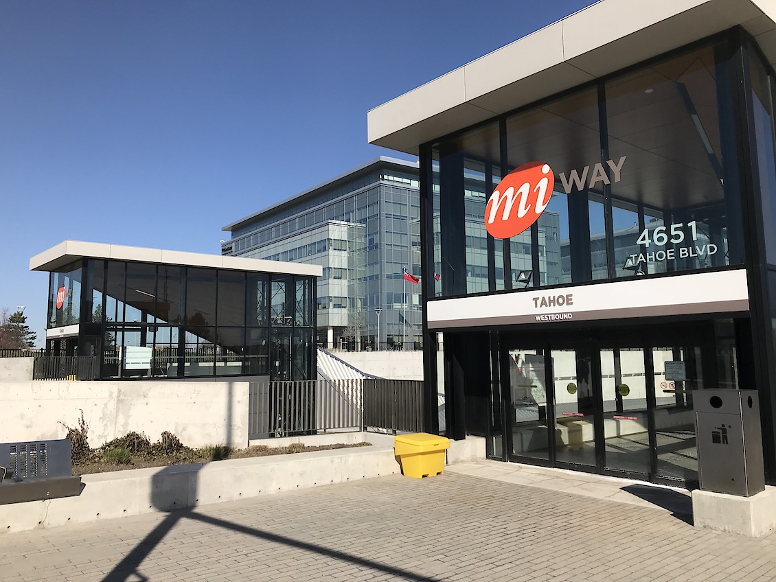 Building Colour, Mississauga MiWay, Tahoe station